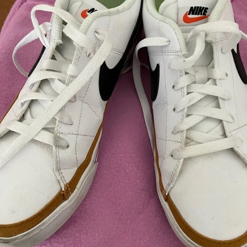 Nike women’s Legacy White Leather Sneakers with Black Swoosh and Tan Accent - Picture 4 of 5